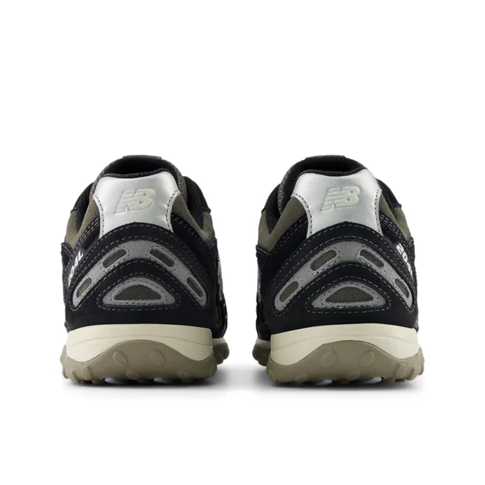 NEW BALANCE 204L-BLACK - Image 5