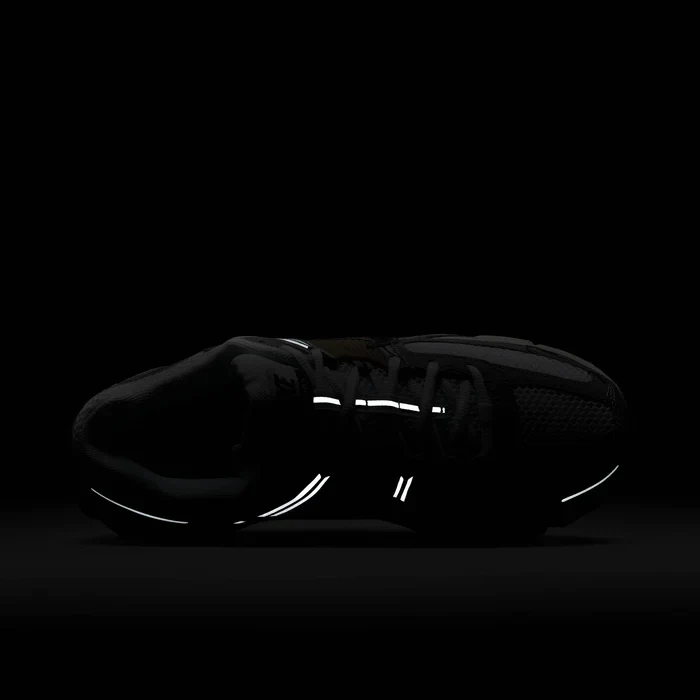 NIKE ZOOM VOMERO 5 MENS - Image 11