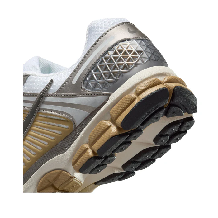 NIKE ZOOM VOMERO 5 MENS - Image 8