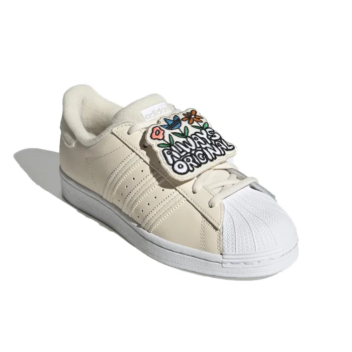 SUPERSTAR W - Image 3