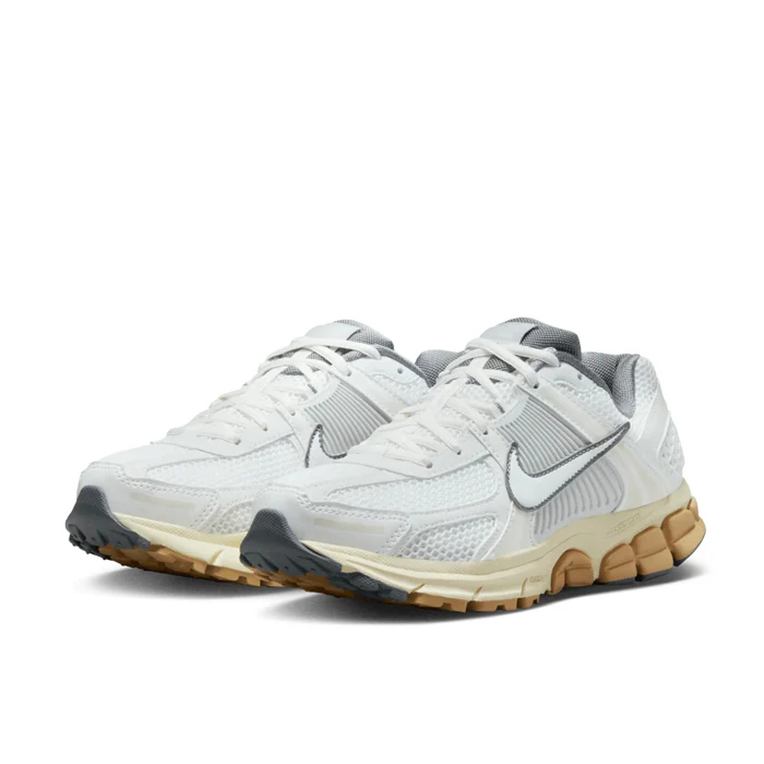 WOMENS NIKE ZOOM VOMERO 5 - Image 3